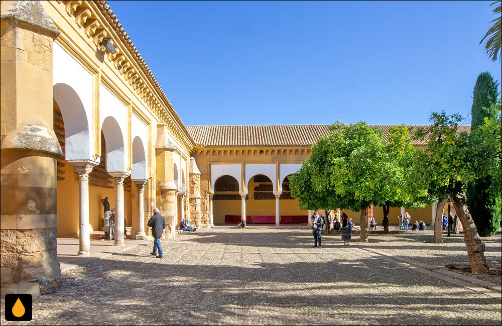 مسجد-کلیسای جامع کوردوبا - بخشی از حیاط